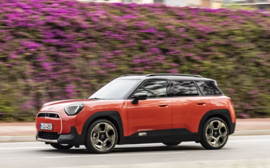 Experience the Future of Urban Driving with the MINI Aceman SE in Favoured Trim